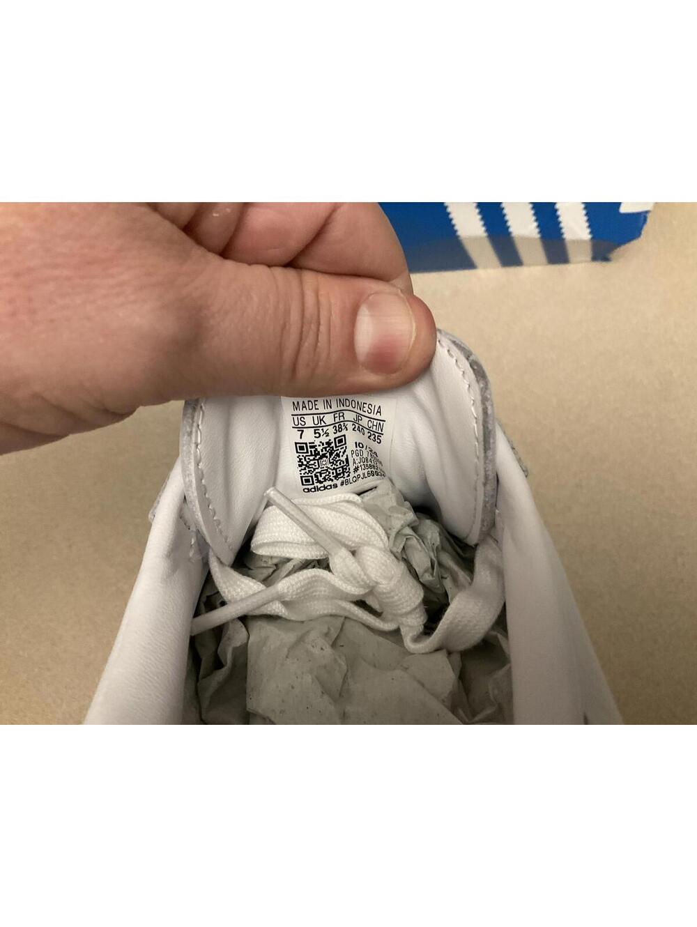 New! Womens Adidas Sambae Leather/Suede White/Metallic Silver Shoes. Size 7. - Picture 5 of 10